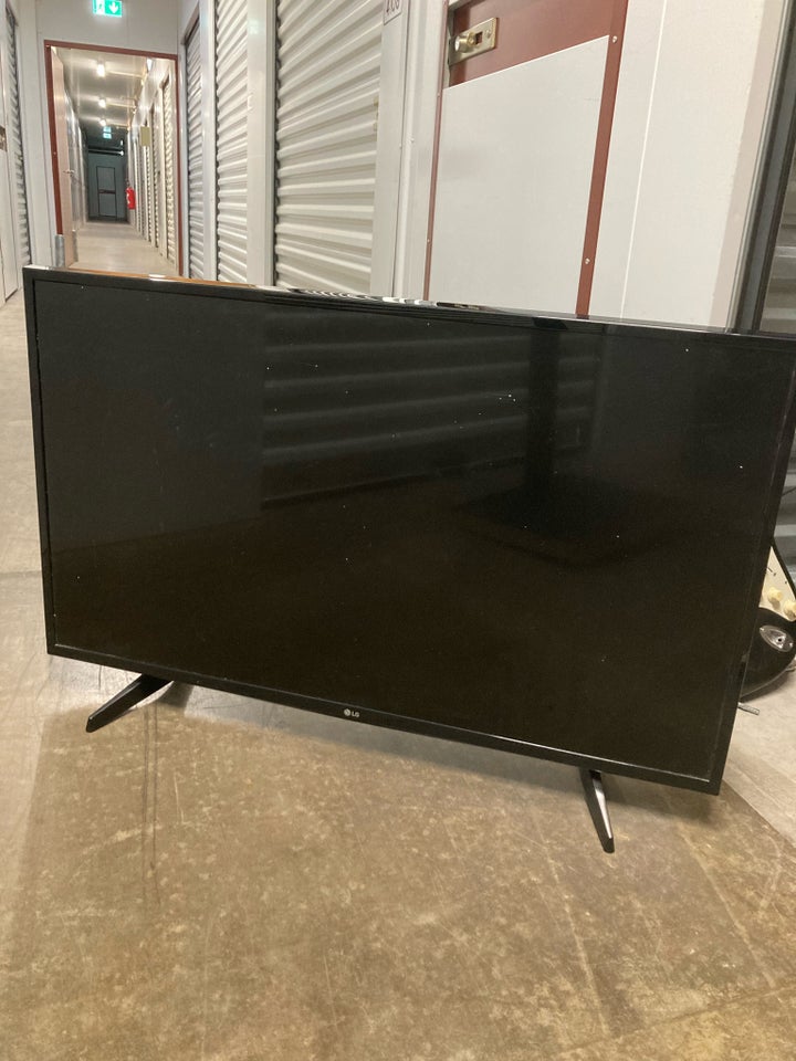 andet, LG, 40"