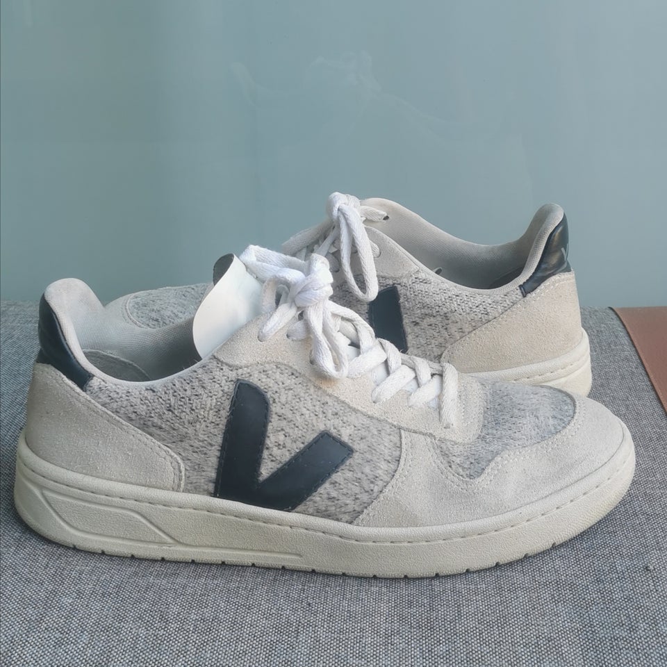 Sneakers Veja str 42