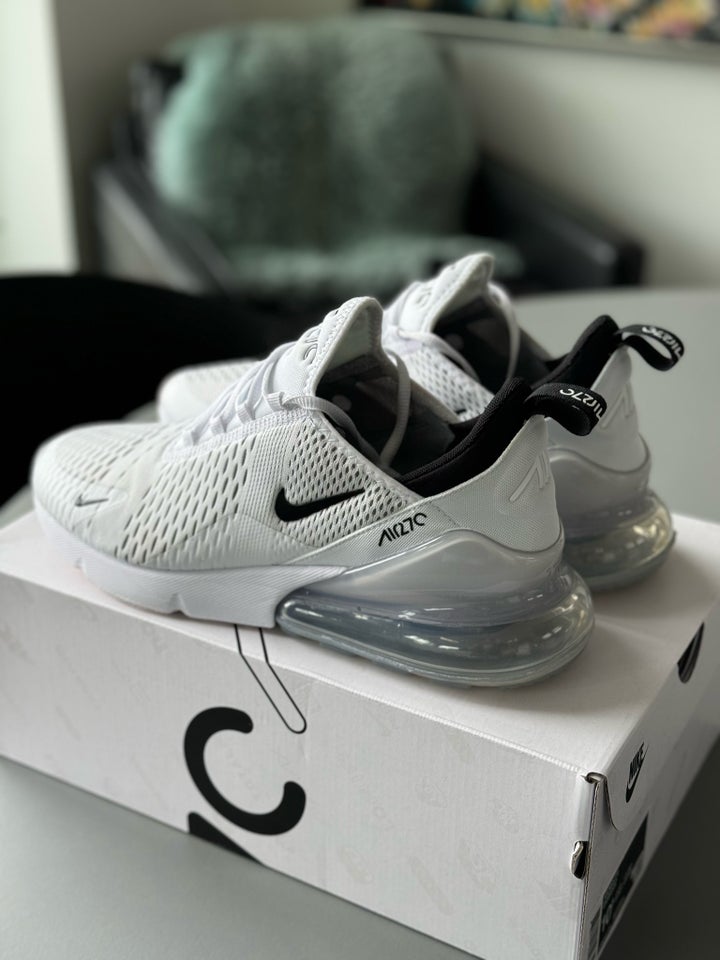 Sneakers, Nike Air Max 270, str.