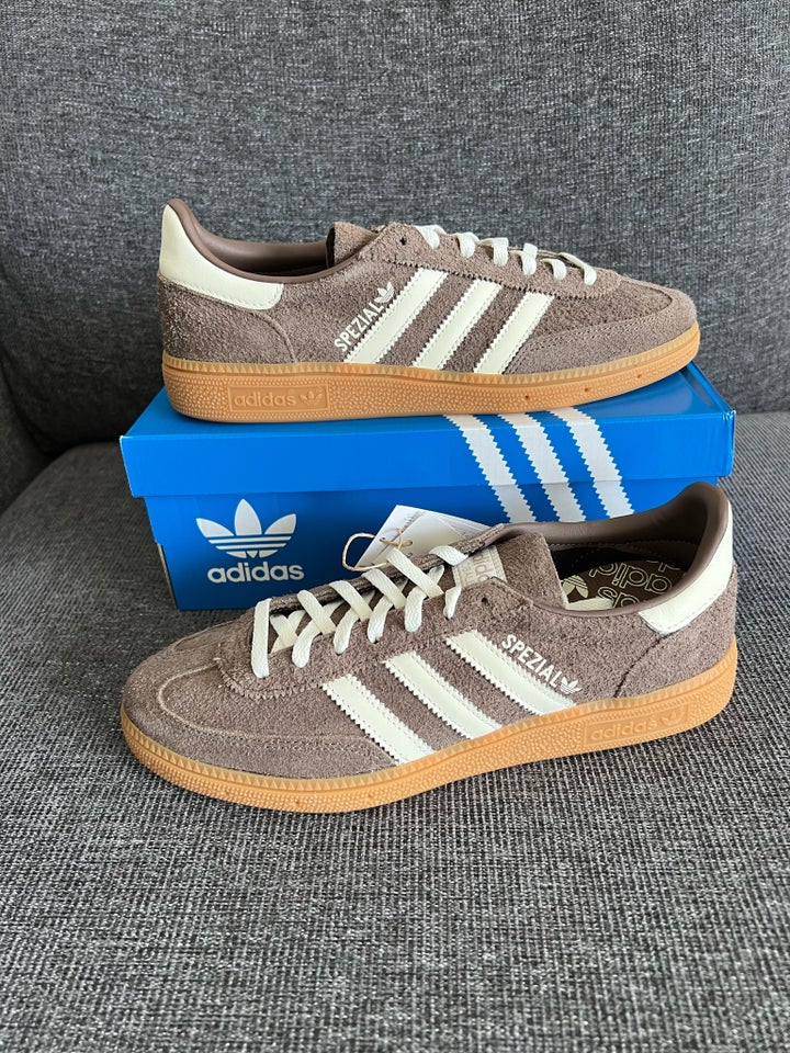 Sneakers, str. 40, Adidas