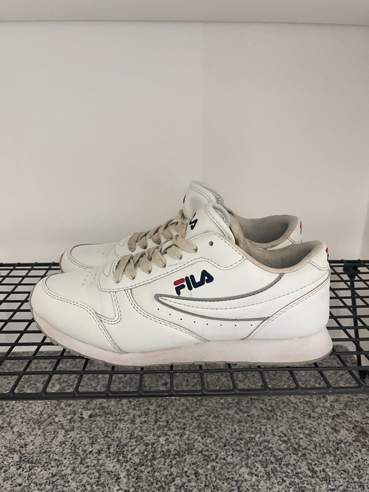 Sneakers str 39 FILA