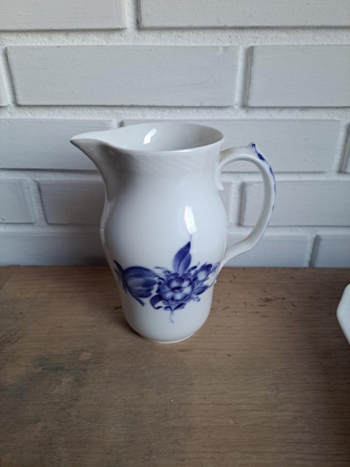 Porcelæn, Blå blomst flettet,