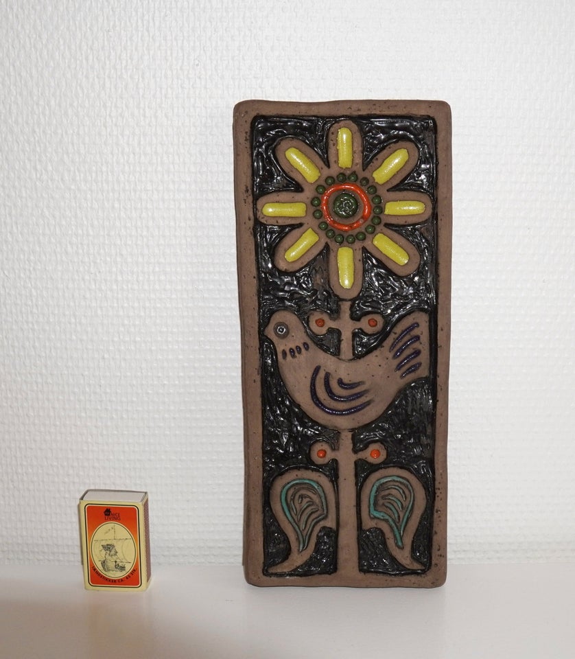 Vintage keramik relief med blomst