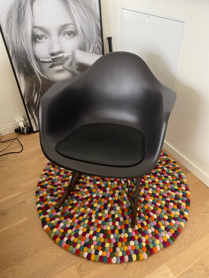 Gyngestol andet Vitra Eames