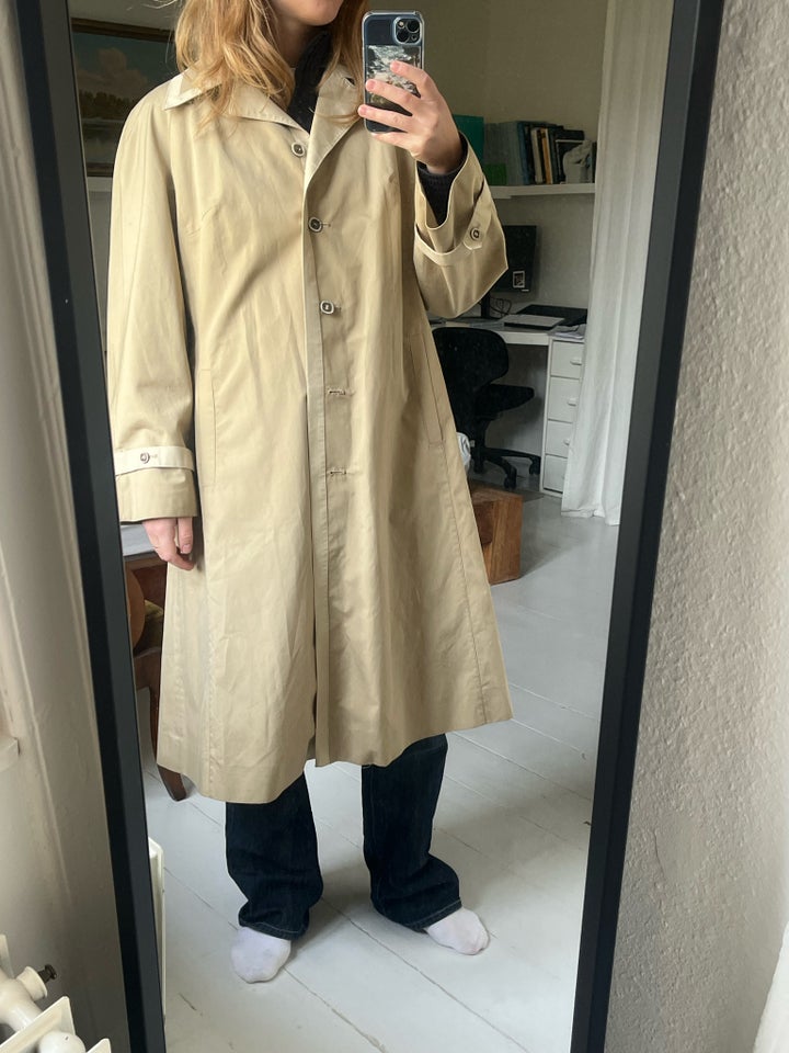 Trenchcoat, str. 38, Second hand