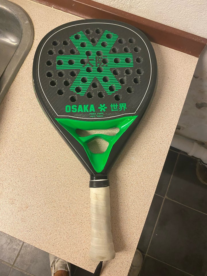 Padel bat, Osaka