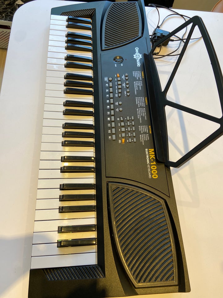 Keyboard, Gear4Music MK-1000