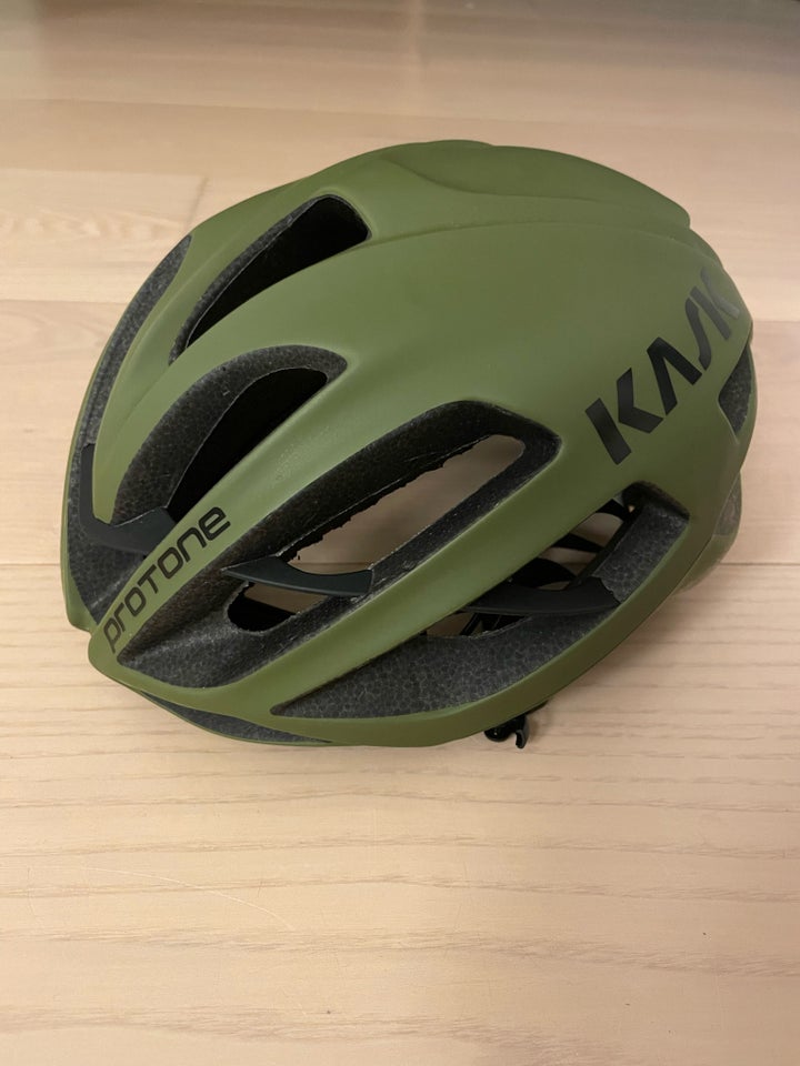 Cykelhjelm, Kask protone hjelm