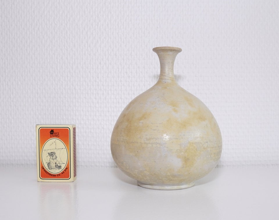 SOLGT - Vase i keramik keramiker