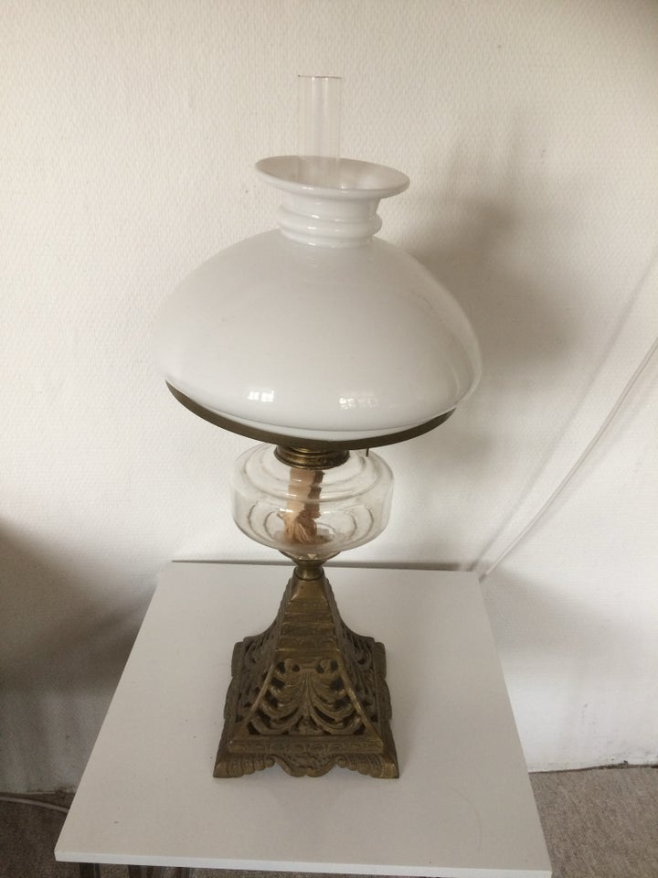 Lampe, 100 år gl.