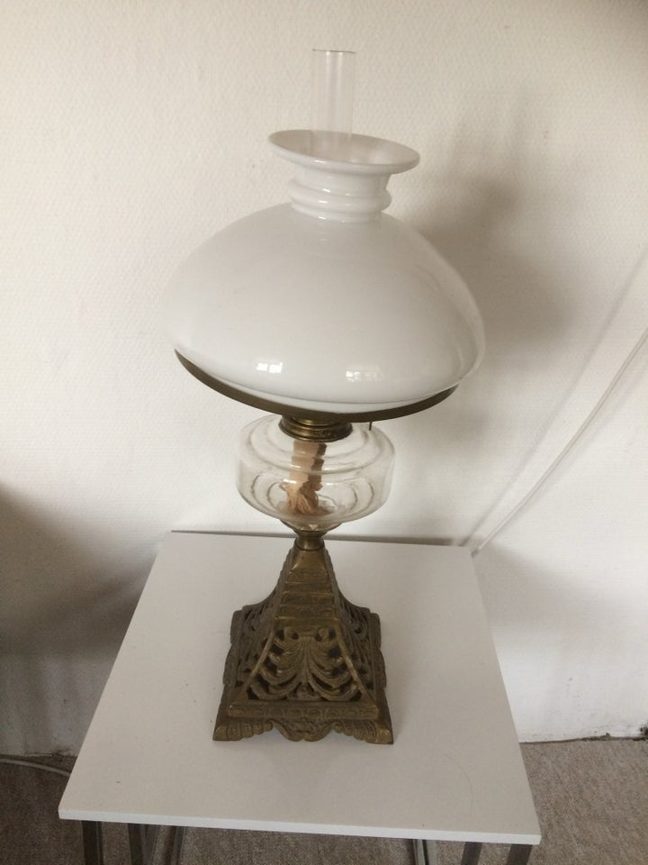 Lampe, 100 år gl.