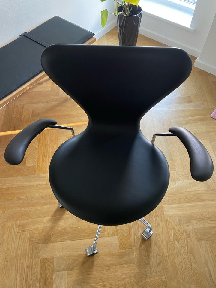 Arne Jacobsen, 3217, Kontorstol