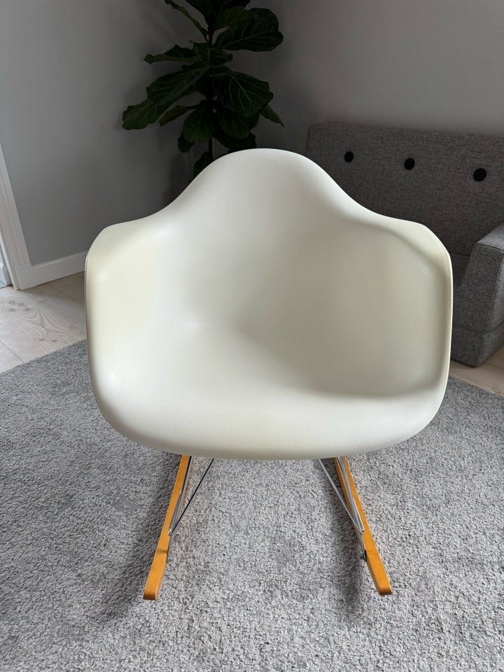 Gyngestol andet Eames