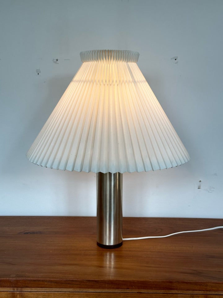 Anden bordlampe Le Klint - “Jo