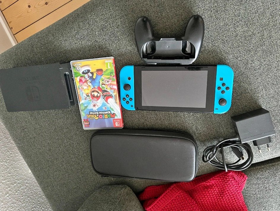 Nintendo Switch, God