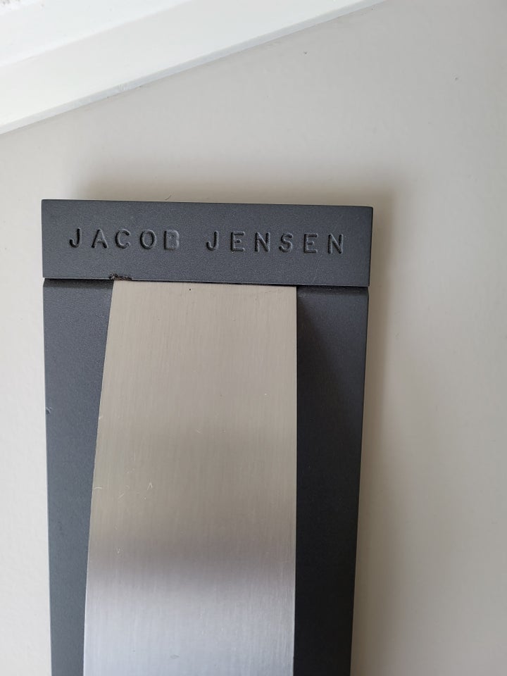 Vægur, JACOB JENSEN