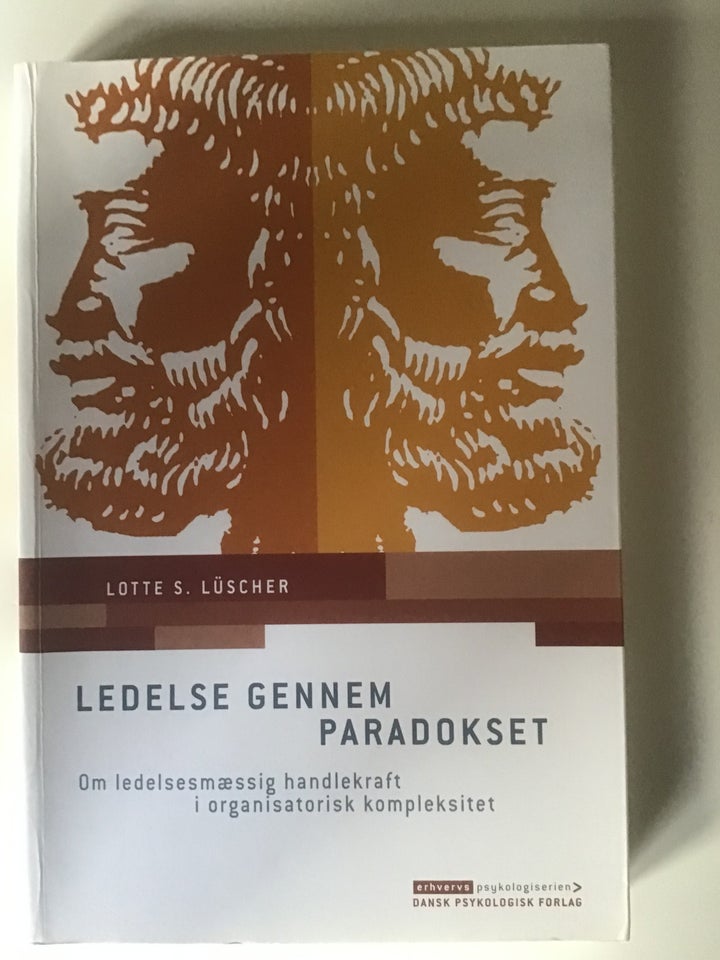 Ledelse gennem paradokset, Lotte