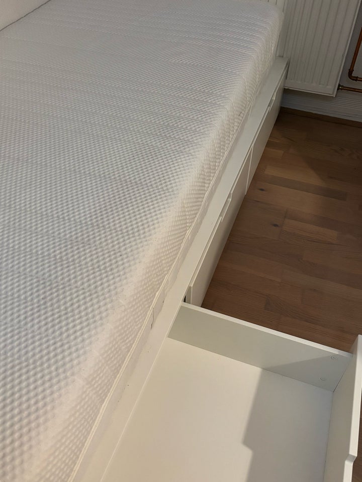 Enkeltseng, IKEA , b: 90 l: 200