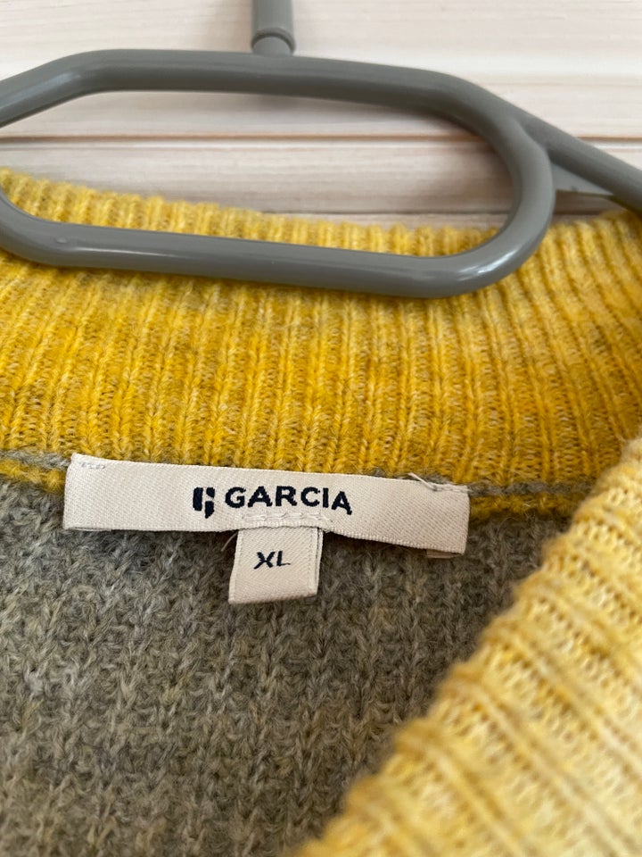 Sweater, Garcia, str. 42