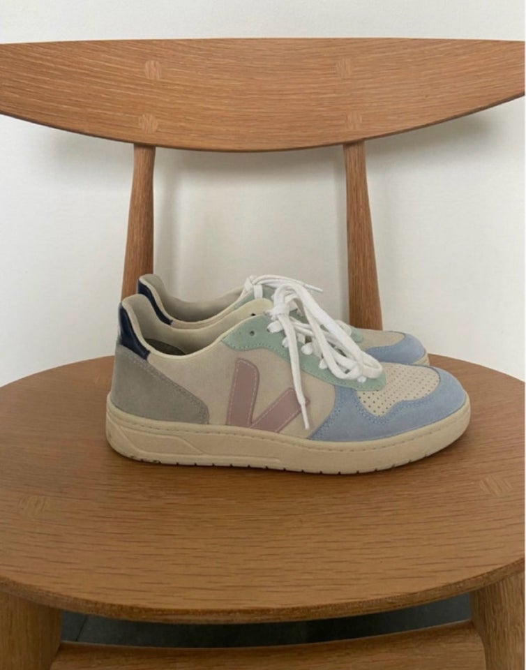 Sneakers str 39 Veja