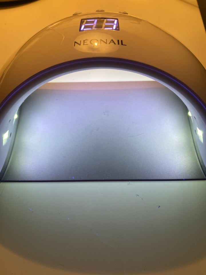 Negle, Neglelampe UV , Neonail