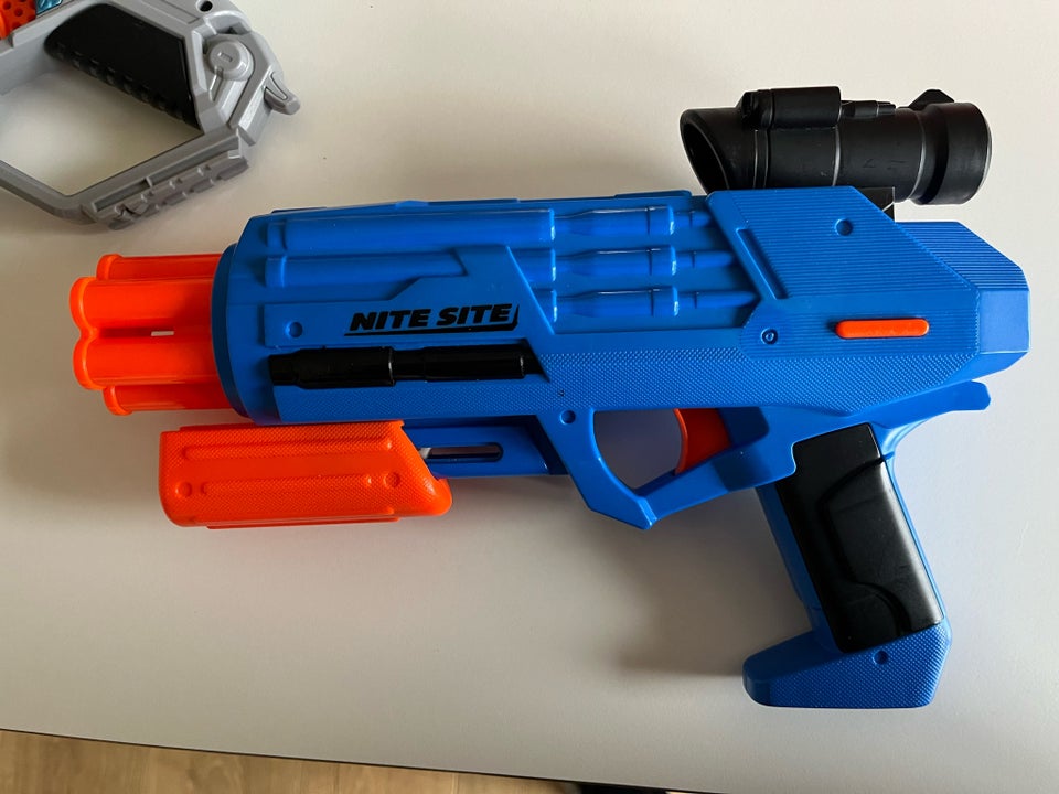 Andet legetøj, Nerf gun og