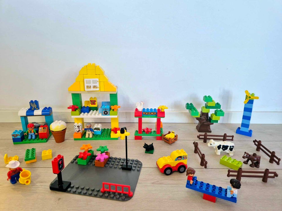 Lego Duplo, By