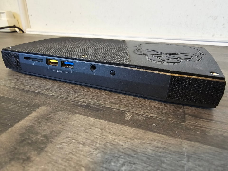 Intel SKULL CANYON NUC MINI GAMER