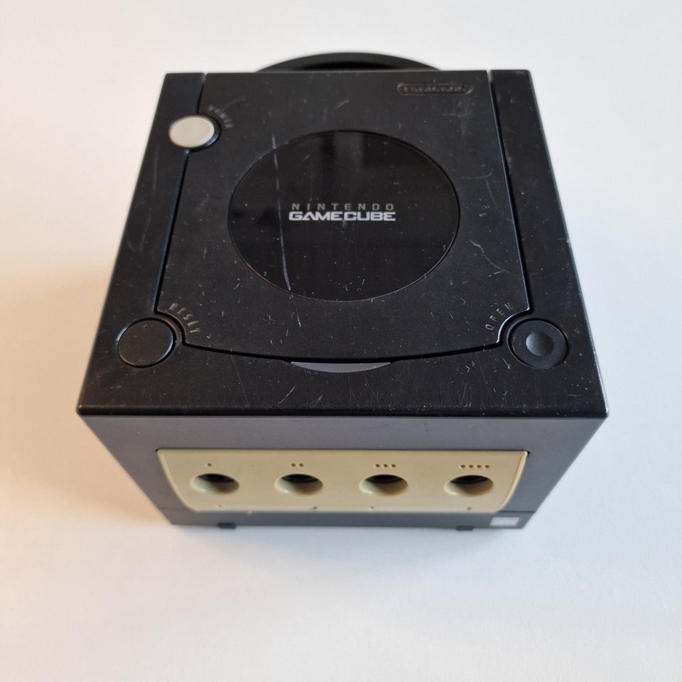 Nintendo Gamecube, DOL-001 (JPN),