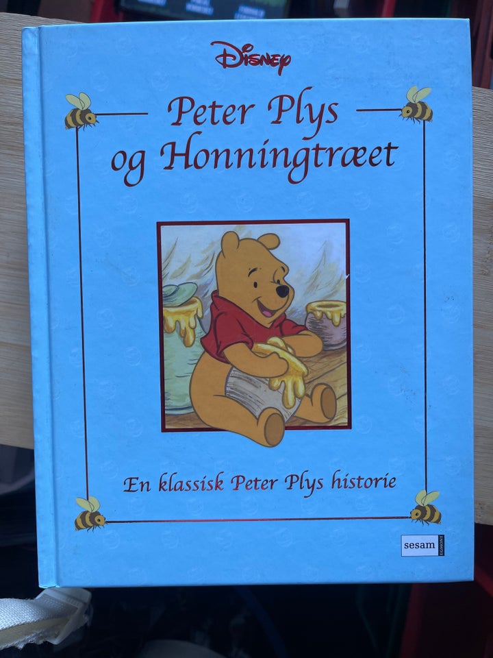 Peter plys og hønningtræst, A A