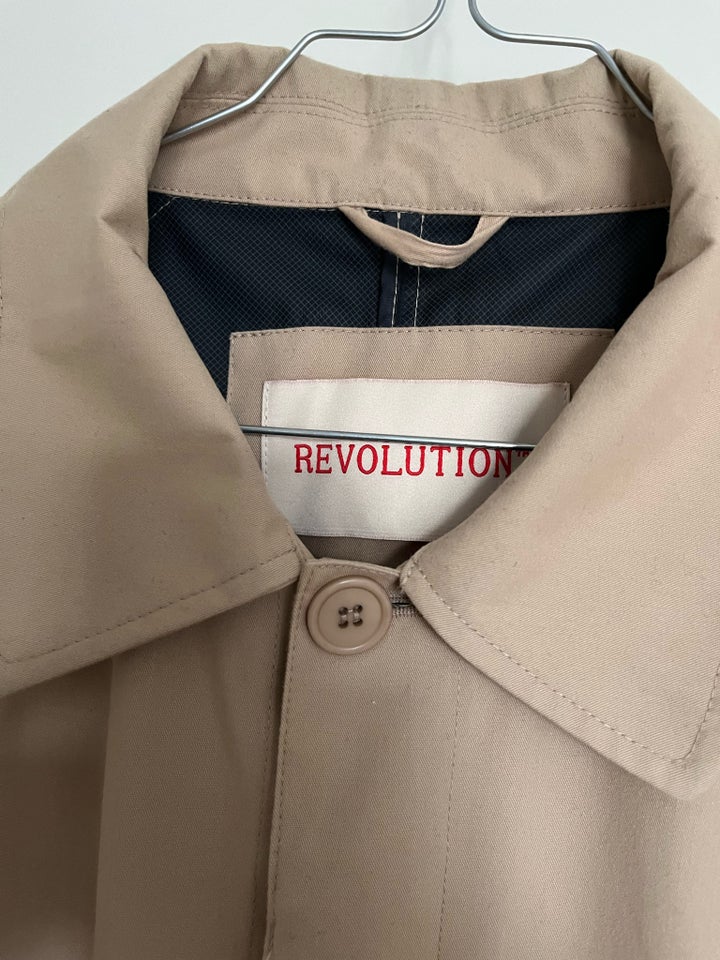 Trenchcoat, str. XL, Revolution