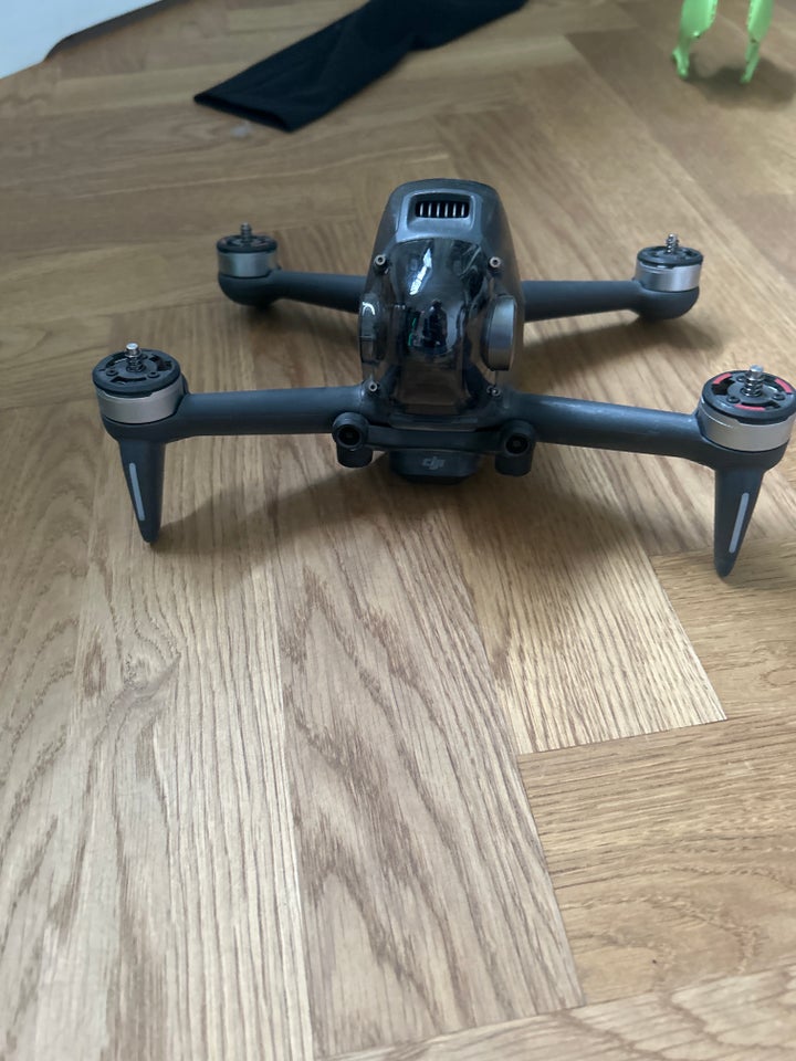 Drone, DJI DJI FPV, skala FPV drone