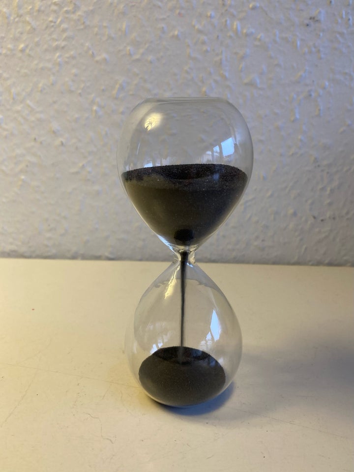 Timeglas brugskunst med sort sand