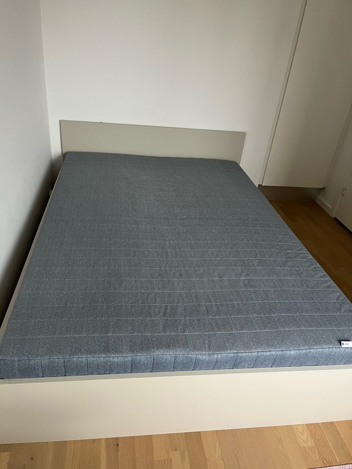 Enkeltseng, IKEA , b: 140 l: 200 h: 35