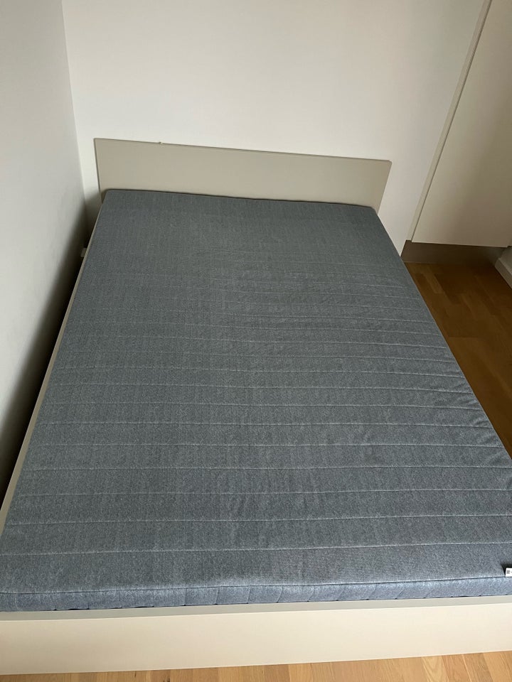 Enkeltseng, IKEA , b: 140 l: 200 h: 35