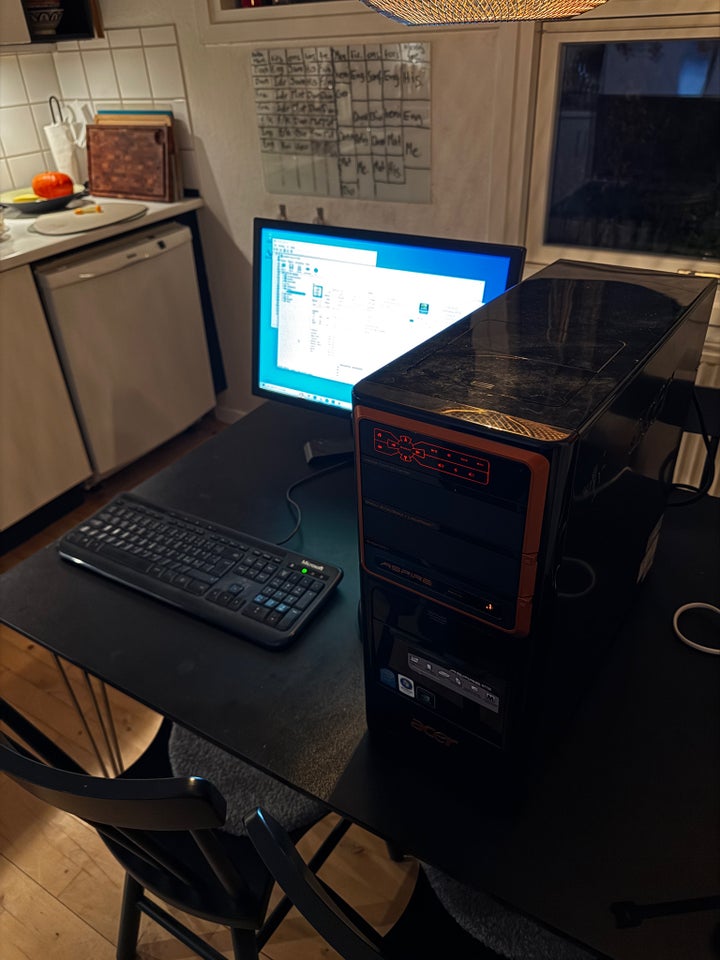 Acer, Mini gamer med skærm, GTX og 1