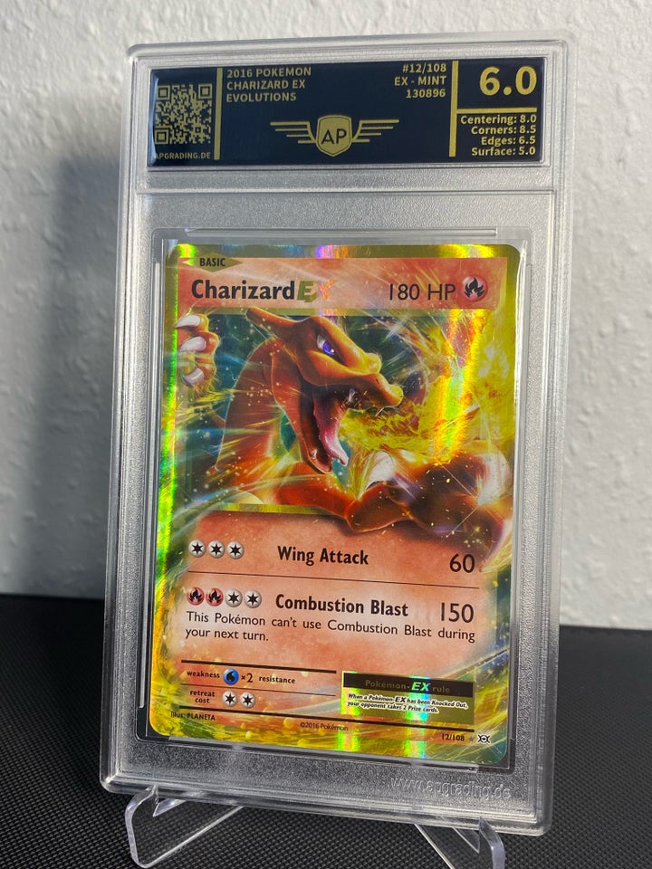 Samlekort Charizard EX HOLO 2016