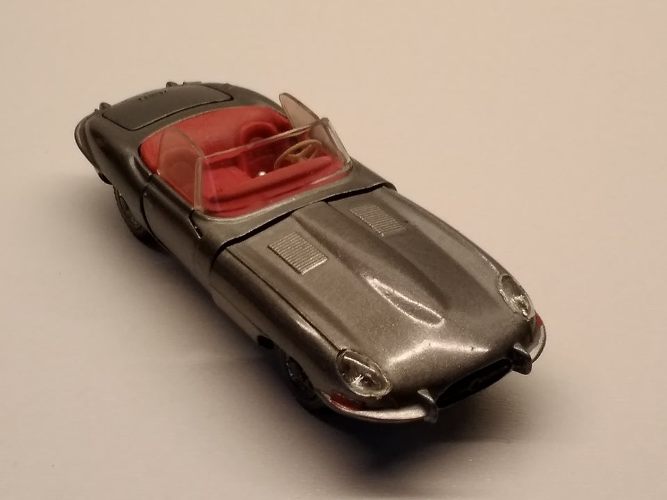 Modelbil, Tekno 926 Jaguar E, skala