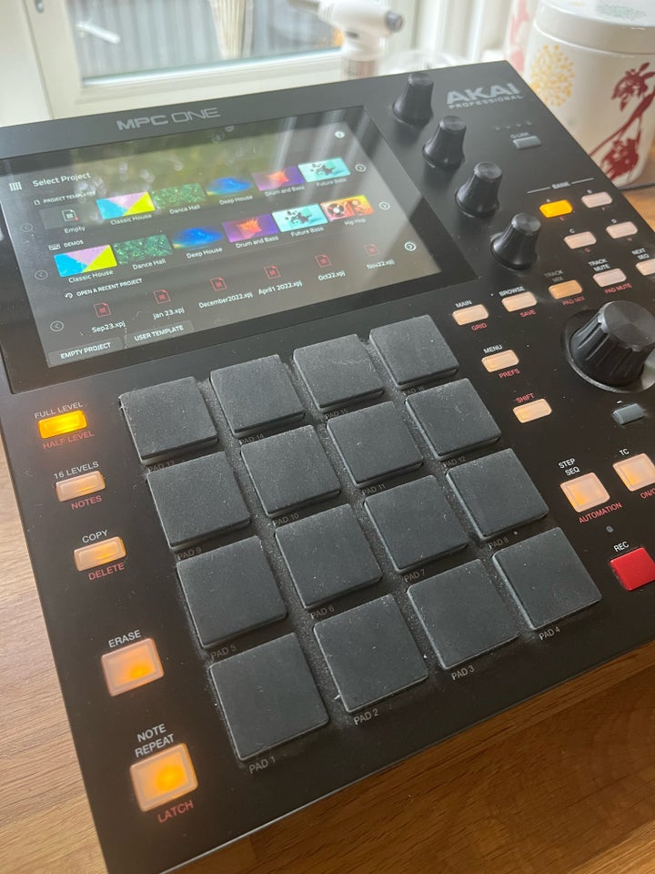 Groovebox, Akai MPC One