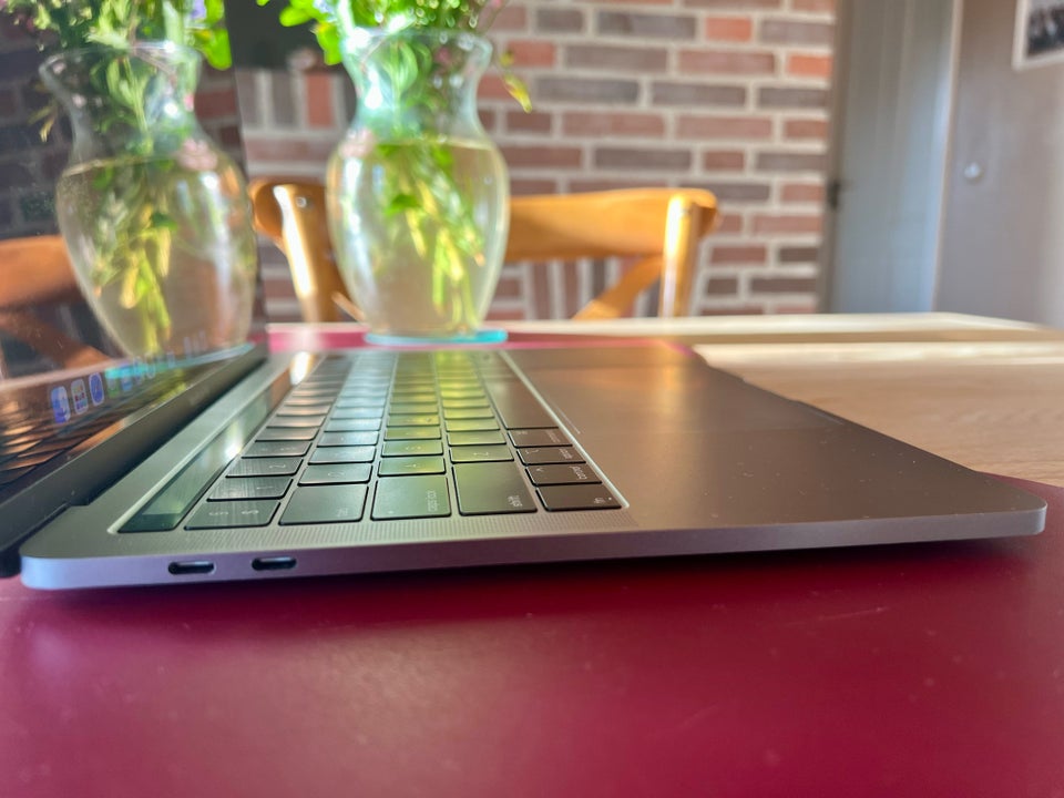 MacBook Pro, i7 - 2019, 2,8 GHz