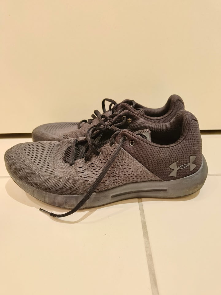 Sportssko, Under Armour, str. 42