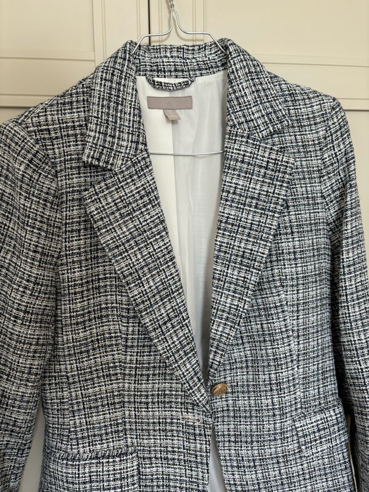 Blazer, str. 34, HM