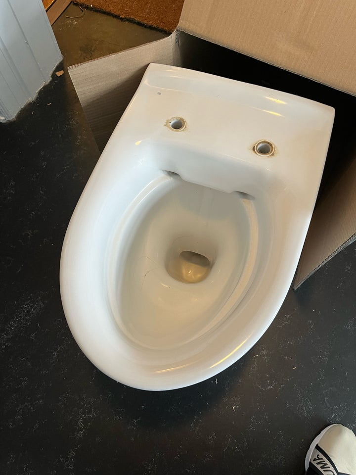 Toilet, Ifö, væghængt