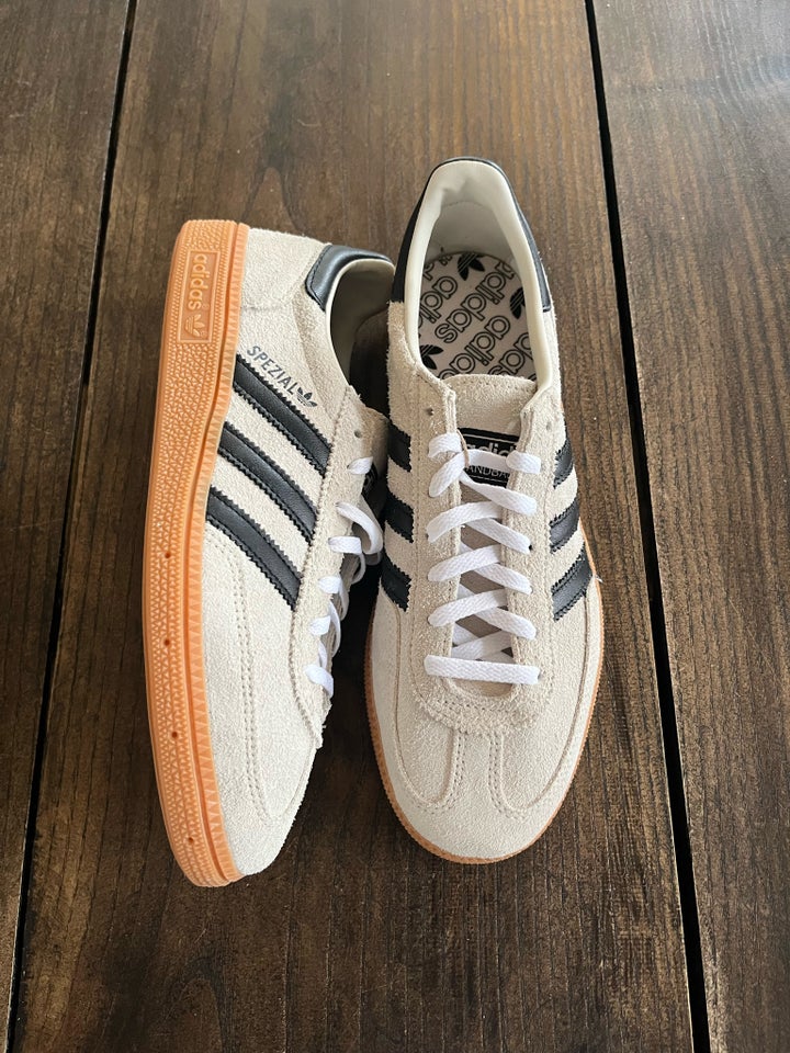 Sneakers, str. 40, Adidas