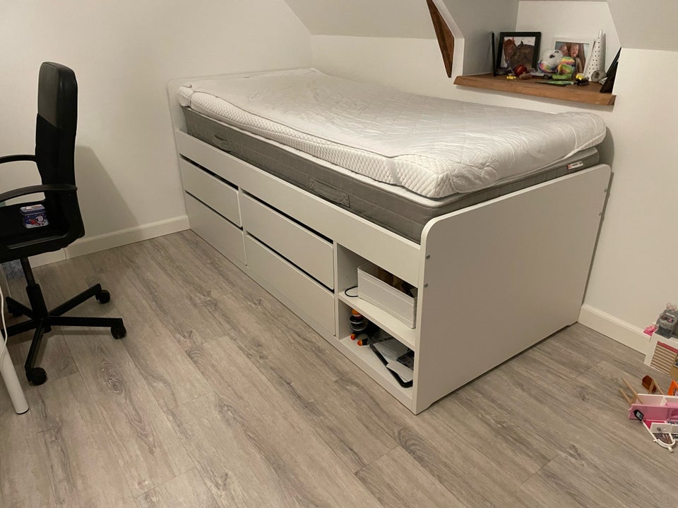 Enkeltseng, IKEA, b: 90 l: 200