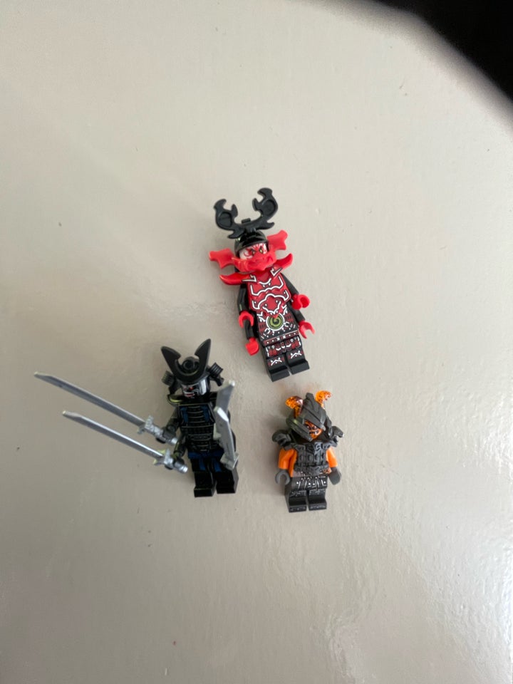 Lego Ninjago, Solgt lørdag Buster.