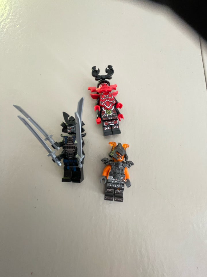 Lego Ninjago, Solgt lørdag Buster.