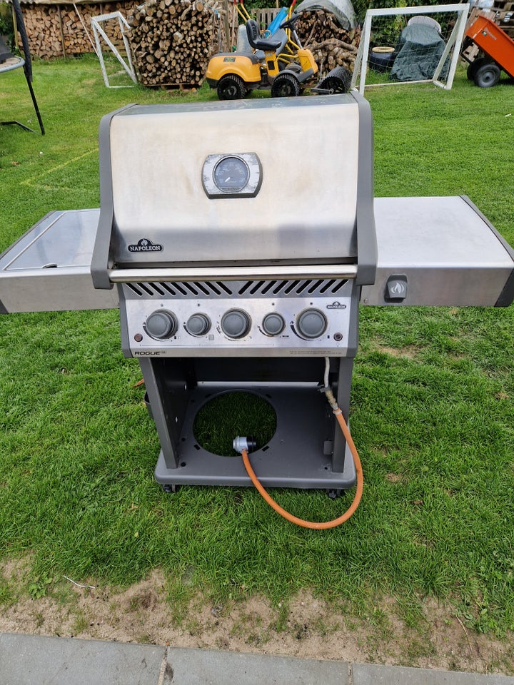 Gasgrill Napoleon Rogue 425