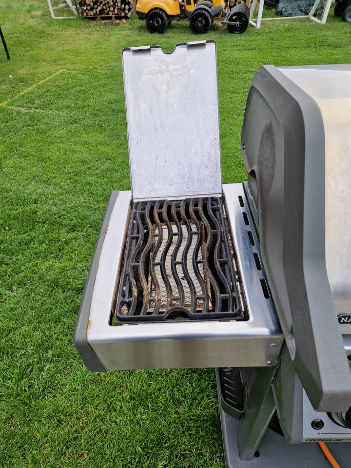 Gasgrill Napoleon Rogue 425