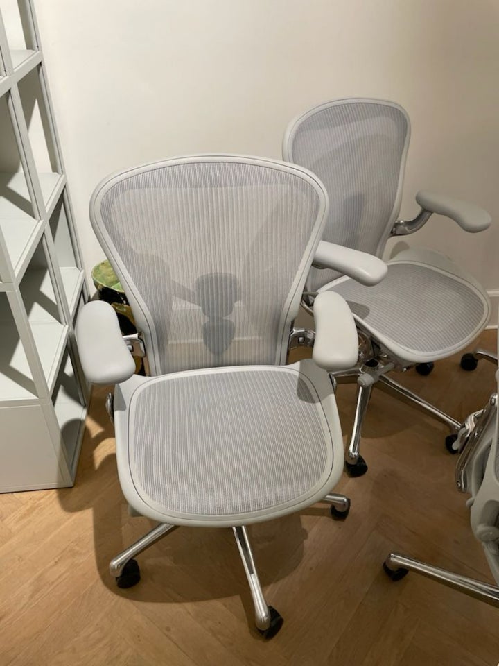 Don Chadwick Herman Miller Aeron